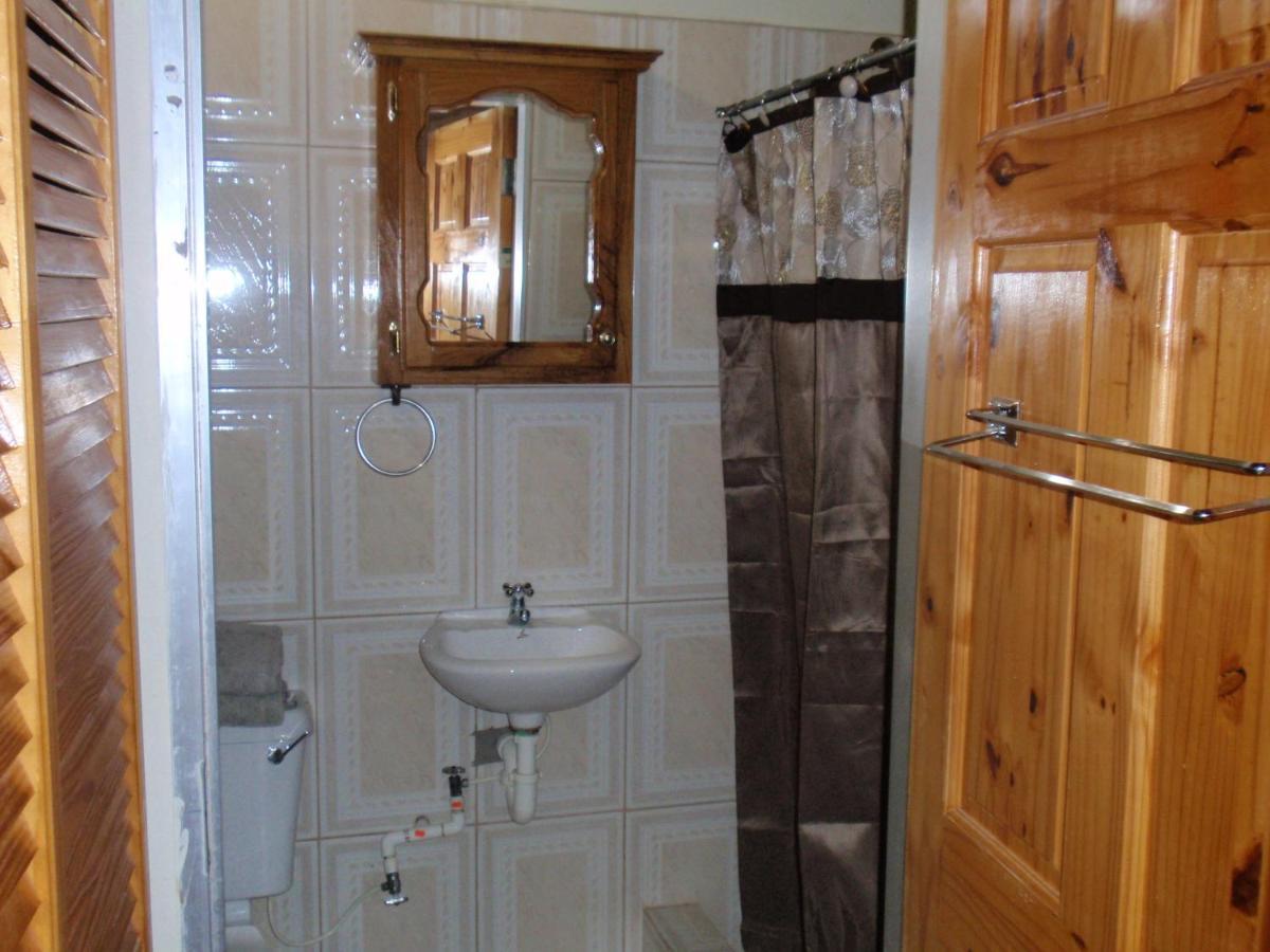 Memories Cottage And Apartments Buccoo Екстер'єр фото